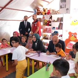 Bakanımız Sayın Mahinur Özdemir Göktaş Hazırlanan Pastadaki Mumları Çocuklarımızla Birlikte Söndürdü - fotoğraf 3