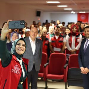 Bakanımız Sayın Mahinur Özdemir Göktaş İl Müdürlüğümüz Toplantı Salonunda Çalışanlarımızla Bir Araya Geldi - fotoğraf 1