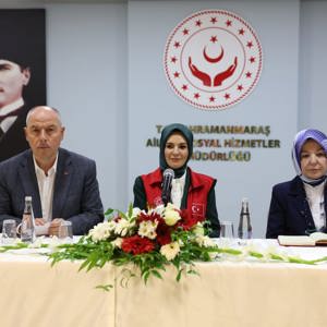 Bakanımız Sayın Mahinur Özdemir Göktaş İl Müdürlüğümüz Toplantı Salonunda Çalışanlarımızla Bir Araya Geldi - fotoğraf 3
