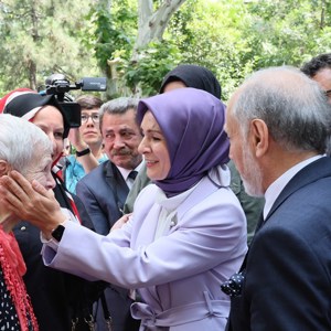 Aile ve Sosyal Hizmetler Bakanımız Göktaş, Darülaceze ve Huzurevi Sakinleriyle Bayramlaştı - fotoğraf 2