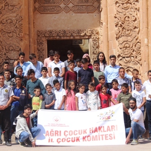 AĞRI İL ÇOCUK HAKLARI KOMİTESİNDEN ÇOCUKLARA DOĞUBAYAZIT GEZİSİ  - fotoğraf 10