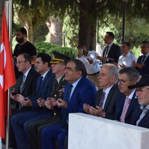 15 Temmuz Demokrasi ve Milli Birlik Günü etkinlikleri kapsamında protokol üyeleri Asker ve Polis Şehitliği’ni ziyaret etti - fotoğraf 3