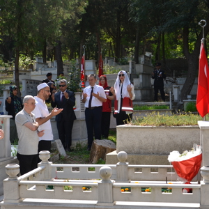 15 Temmuz Demokrasi ve Milli Birlik Günü Kapsamında  Şehitlerimizin Kabirleri Ziyaret Edildi - fotoğraf 2