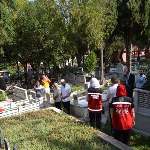 15 Temmuz Demokrasi ve Milli Birlik Günü Kapsamında  Şehitlerimizin Kabirleri Ziyaret Edildi - fotoğraf 21
