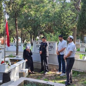 15 Temmuz Demokrasi ve Milli Birlik Günü Kapsamında  Şehitlerimizin Kabirleri Ziyaret Edildi - fotoğraf 27