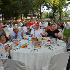 Şehit Ailelerimiz ve Gazilerimiz ile Bir Araya Geldik - fotoğraf 19