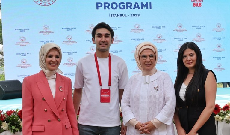 Sayın Emine Erdoğan Hanımefendi ve Bakanımız Sayın Mahinur Özdemir Göktaş Koruyucu Aile Günü Programına Katıldı