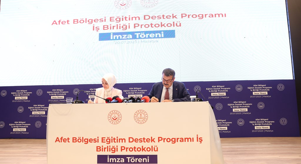 Aile ve Sosyal Hizmetler Bakanımız Göktaş ile Milli Eğitim Bakan Tekin, “Afet Bölgesi Eğitim Destek Programı İşbirliği Protokolünü imzaladı