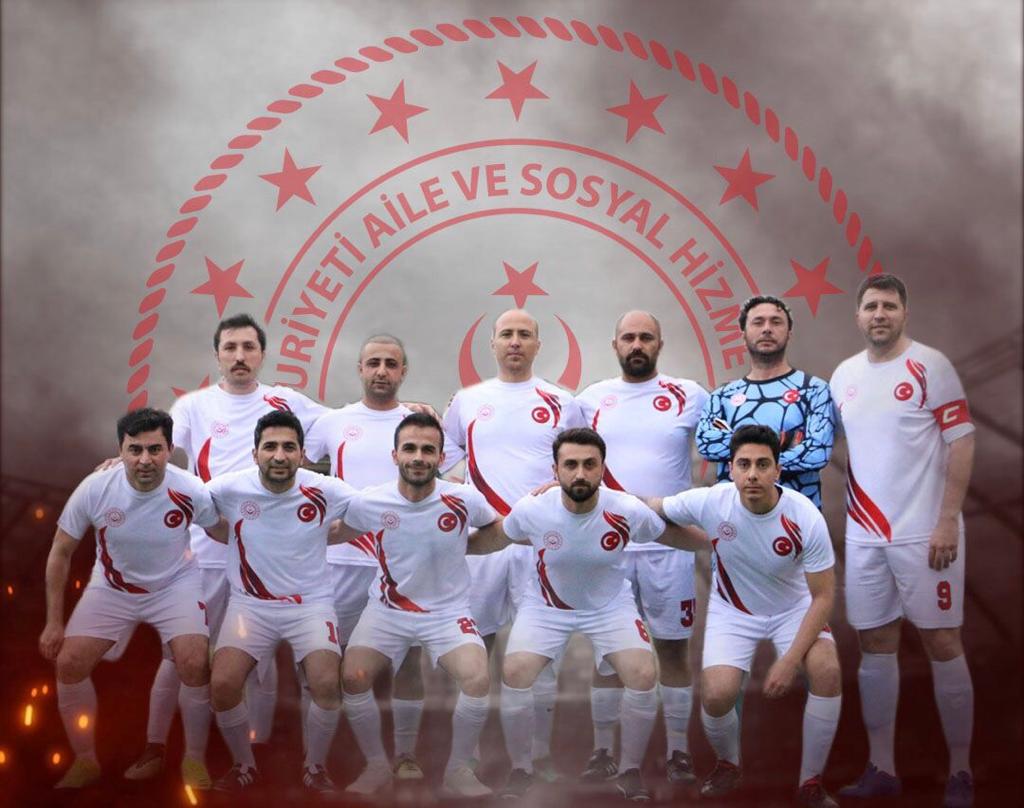 Aile ve Sosyal Hizmetler Bakanlığı, Futbol Takımı olarak 2023 Yılı Kamu Futbol Turnuvasına katıldık.