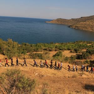 SOKAKTA ÇALIŞAN ÇOCUKLAR VANIN FARKLI SAKLI CENNETİNDE BULUŞTU - fotoğraf 2