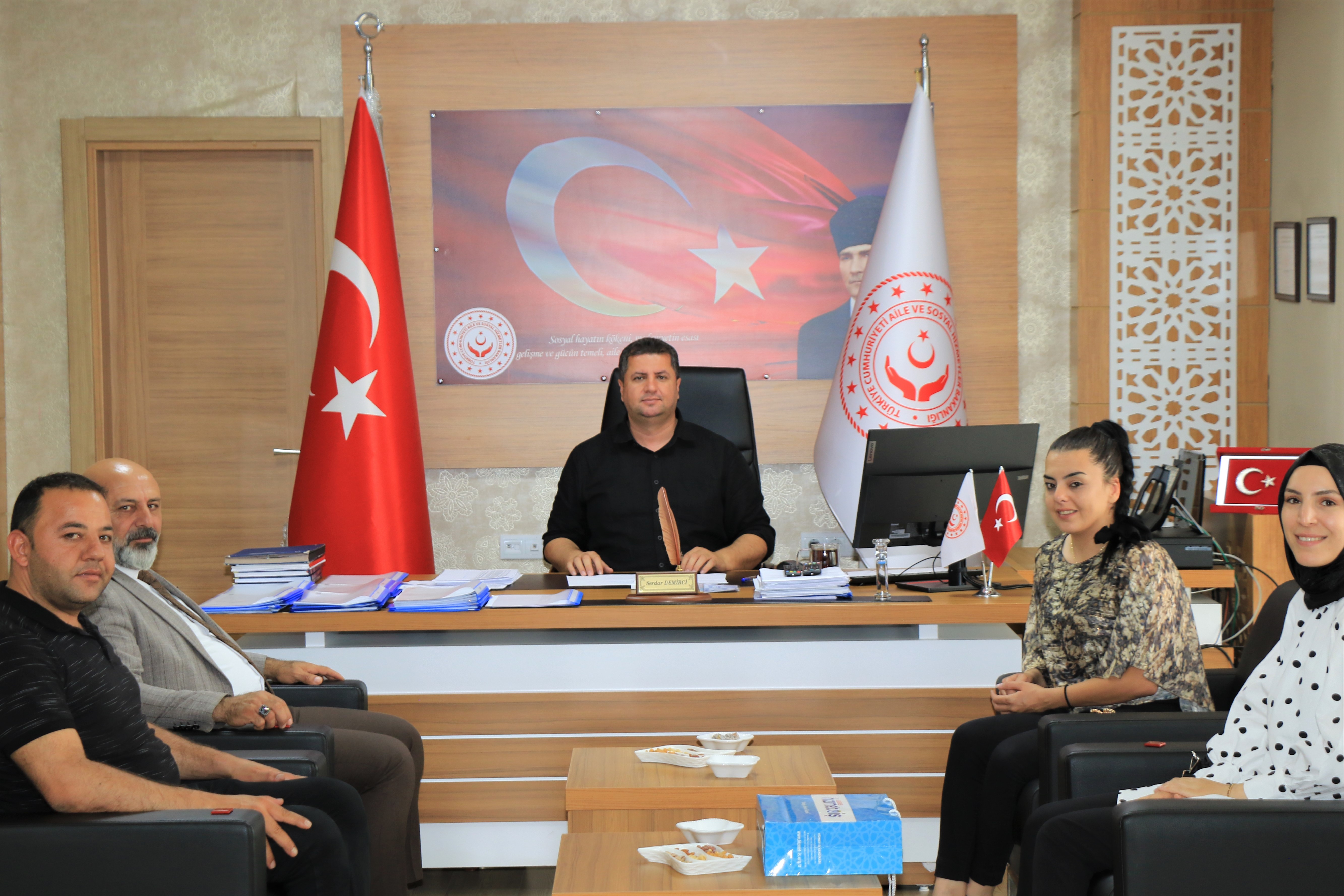 Hak-İş  Hizmet –İş Sendikası Erzincan Şube Başkanı Harun Mutlu ve Sendika Yönetimi İle Birlikte İl Müdürümüz Serdar Demirci’yi Makamında Ziyaret Etti.