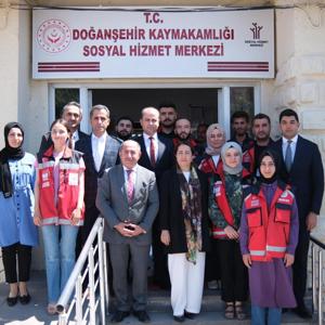 Bakan Yardımcımız Sayın Sevim Sayım Madak , İlçe Kaymakamı Mehmet Kılıç ve  İl Müdürümüz Galip Sökmen Doğanşehir Sosyal Hizmet Merkezimize ziyarette bulundu. - fotoğraf 2