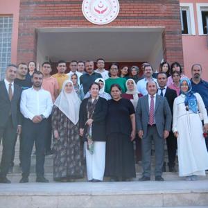 Bakan Yardımcımız Sayın Sevim Sayım Madak ve İl Müdürümüz Galip Sökmen Engelsiz Yaşam Bakım Rehabilitasyon ve Aile Danışma Merkezi'ne ziyarette bulundu. Engelli vatandaşlarımızla sohbet edildi. Aşure ikramında bulunuldu. - fotoğraf 5