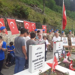  Trabzon Çocuk Evleri Sitesi Çocukları Şehidini Unutmadı - fotoğraf 5