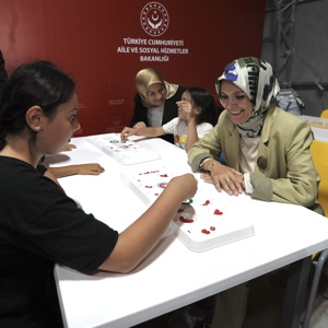 Aile ve Sosyal Hizmetler Bakanımız Sayın Mahinur Özdemir Göktaş, Hatay’da “Kalp Kalbe Programı”na Katıldı - fotoğraf 3