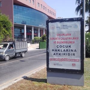 İl Müdürlüğümüz #ÇocukHakları Koordinatörlüğümüzün  #ÇocukİşçiliğiİleMücadele farkındalık çalışmaları şehrin işlek cadde ve sokaklarında yerini aldı.  - fotoğraf 2