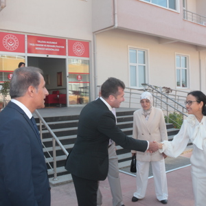 Valimiz Sayın Dr. Hülya Kaya Tarafından Kuruluşumuzdaki Yaşlılarımızı Ziyaret Gerçekleştirildi - fotoğraf 1