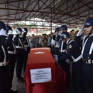 Şehidimiz J.Asb.Kd.Çvş. Mustafa Tatlı Dualarla Ebediyete Uğurlandı - fotoğraf 3