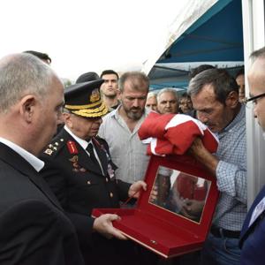 Şehidimiz J.Asb.Kd.Çvş. Mustafa Tatlı Dualarla Ebediyete Uğurlandı - fotoğraf 7