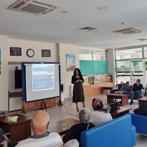 Aile ve Sosyal Hizmetler Bakanımız Sayın Mahinur Özdemir Göktaş: “Bakanlığımıza bağlı huzurevlerimizden hizmet alan 1.923 yaşlımıza dijital okuryazarlık eğitimi verildi” - fotoğraf 1