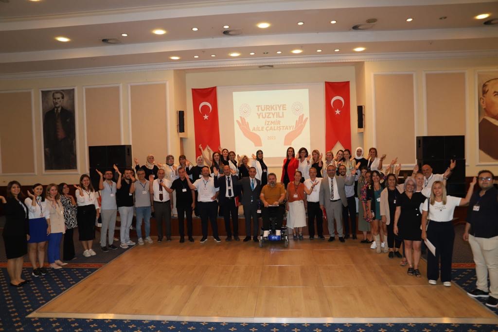 "Türkiye Yüzyılı - İzmir Aile Çalıştayı" 20 Eylül 2023 Tarihinde Gerçekleştirildi.