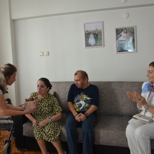 Aslı ve Barış Çifti Evlerinde Ziyaret Edildi - fotoğraf 2