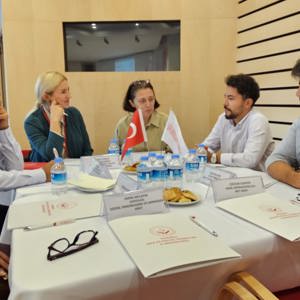 Sosyal sorunların tespiti ve çözümü ile ailenin korunması ve sosyal refahın güçlendirmesi ile ilgili ilimizde de Aile Çalıştayı düzenlendi - fotoğraf 3