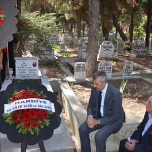 Şehitlerimiz Kabirleri Başında Dualar ile Anıldı - fotoğraf 3