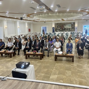 Türkiye Yüzyılında “Aile’ye Değer, Türkiye’ye Değer” Aile Çalıştayı düzenlendi. - fotoğraf 1