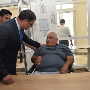 Valimiz Sayın Dr. Ozan BALCI Zile Huzurevi Yaşlı Bakım ve Rehabilitasyon Merkezini Ziyaret Etti - fotoğraf 11