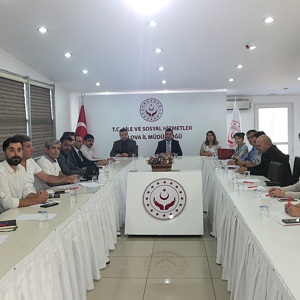 İl Müdürümüz Arif LAÇİN Başkanlığında Roman Vatandaşlarımıza Yönelik İl Eylem Planı Kapsamında Toplantı Yapıldı - fotoğraf 1