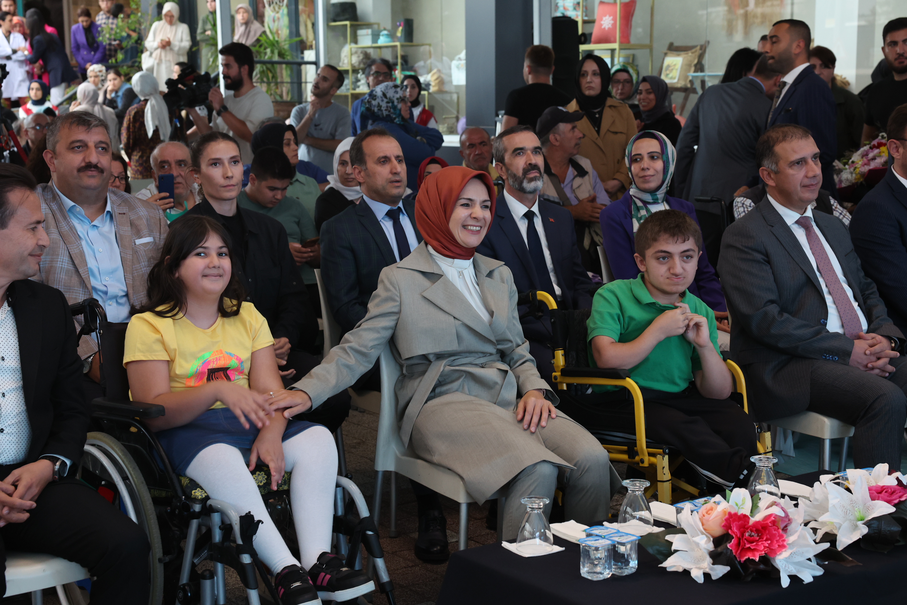 Aile ve Sosyal Hizmetler Bakanımız Mahinur Özdemir Göktaş, Tuzla'da Akülü Araç Dağıtım Törenine Katıldı