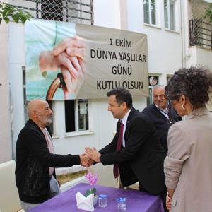İKİNCİ BAHARLARINA DÜNYA YAŞLILAR GÜNÜNDE “EVET” DEDİLER - fotoğraf 1