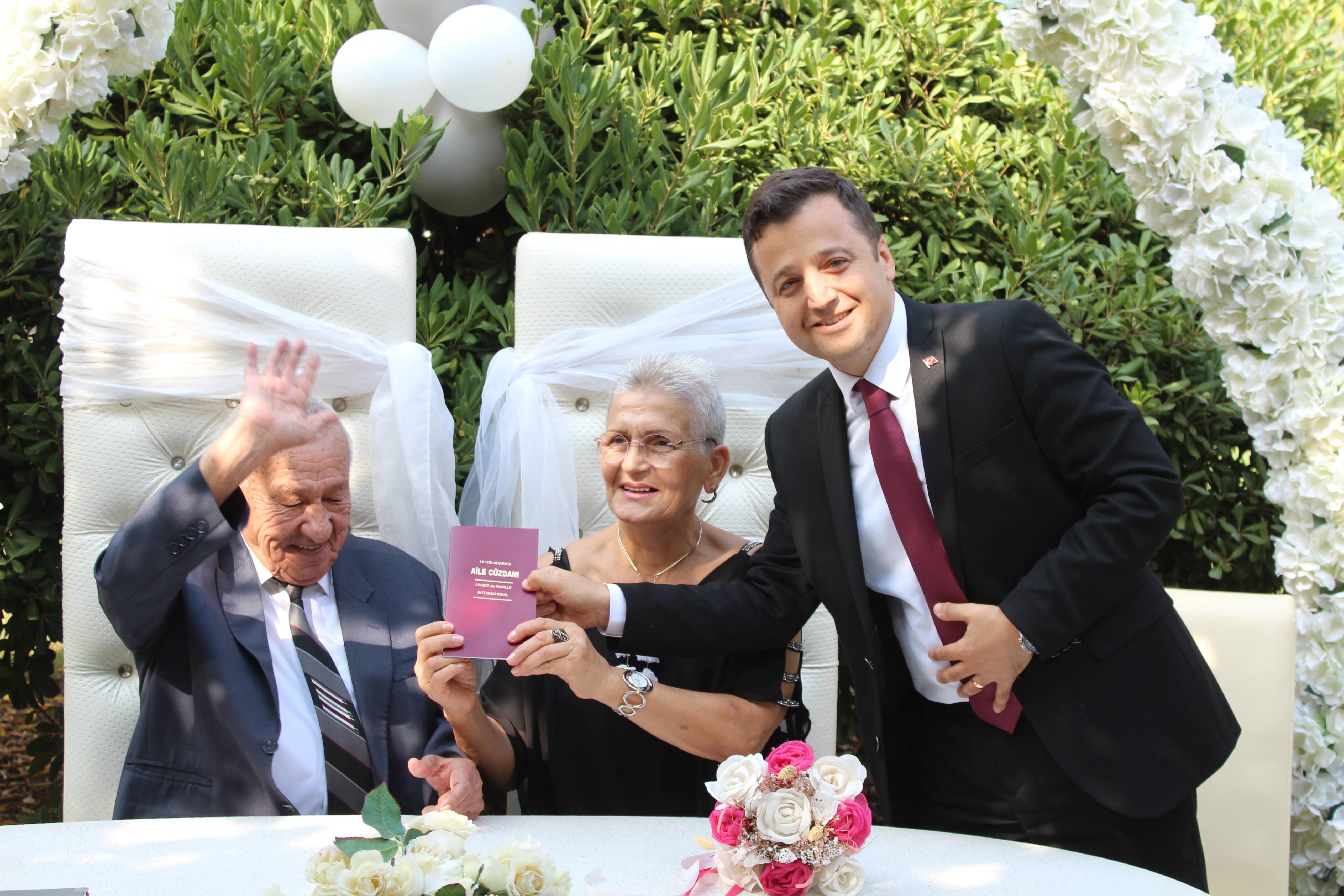 İKİNCİ BAHARLARINA DÜNYA YAŞLILAR GÜNÜNDE “EVET” DEDİLER