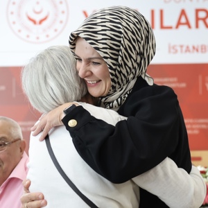 Aile ve Sosyal Hizmetler Bakanımız Göktaş, Maltepe Huzurevi Sakinleriyle Bir Araya Geldi - fotoğraf 2