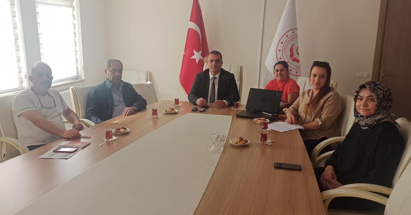 YKS ve LGS Sınavına Girecek Çocuklarımızın Velileri ile toplantı