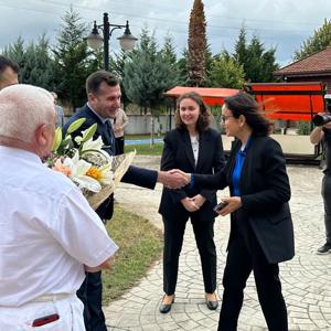 Sayın Valimiz Dr. Hülya KAYA Çınarcık Huzurevi Sakinlerimizin Dünya Yaşlılar Günü’nü Kutladı - fotoğraf 4