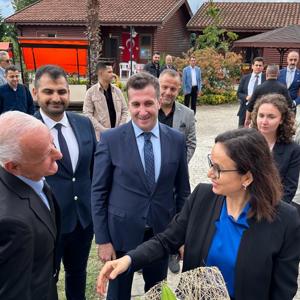 Sayın Valimiz Dr. Hülya KAYA Çınarcık Huzurevi Sakinlerimizin Dünya Yaşlılar Günü’nü Kutladı - fotoğraf 3