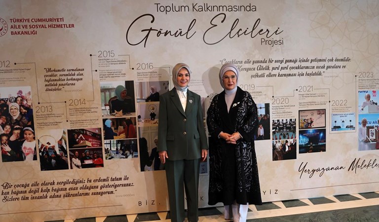 Emine Erdoğan Hanımefendi ve Bakanımız Mahinur Özdemir Göktaş Gönül Elçileri Programına Katıldı