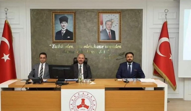 Bağımlılıkla Mücadele İl Koordinasyon Kurulu Toplantısı Sayın Valimiz Mehmet Fatih Serdengeçti başkanlığında gerçekleşti