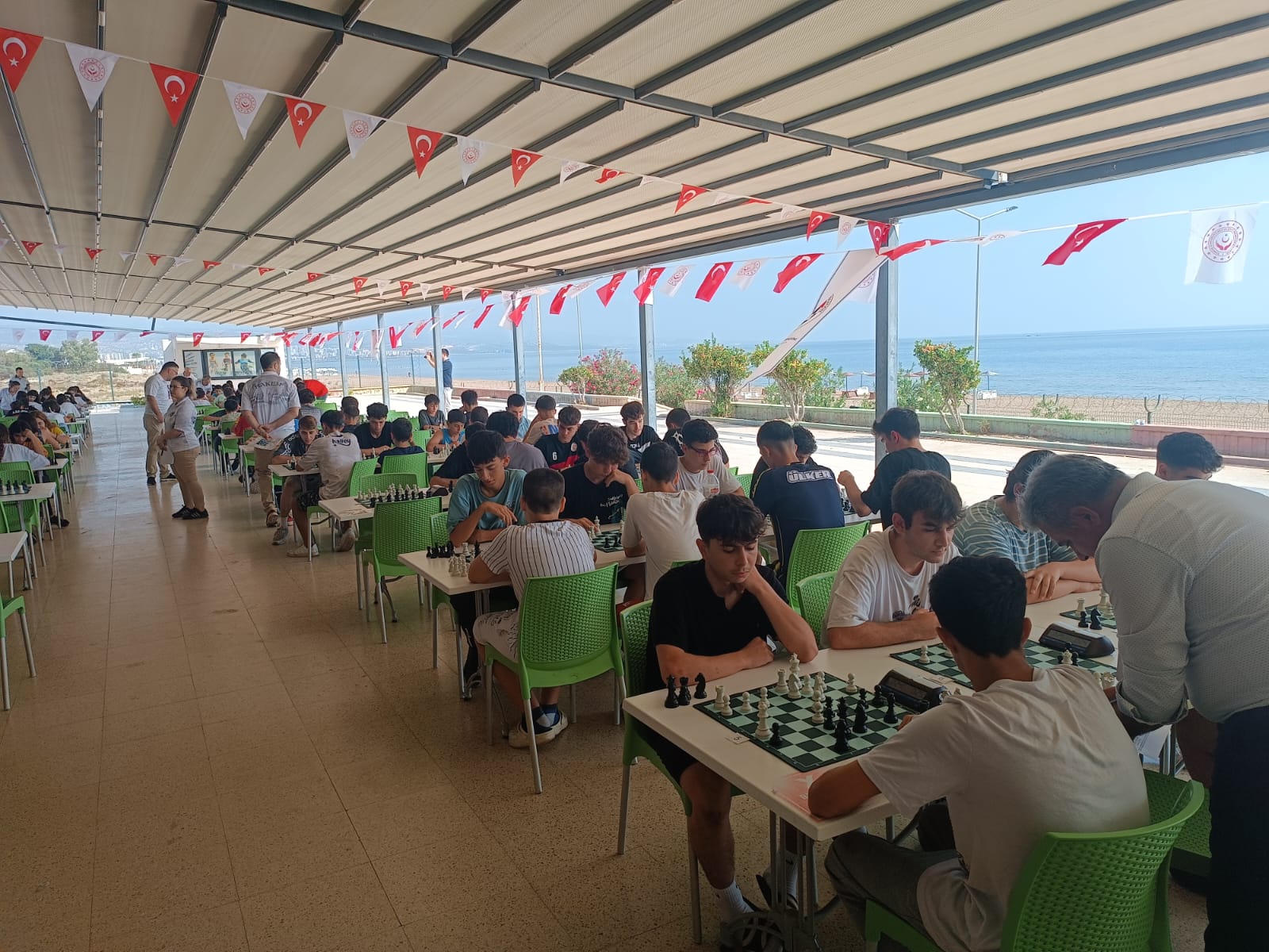 #YenişehirSHM,#KadınHizmetleriİrtibatBirimimizden Psikolog Aslı Bilece ve Psikolog Selin Yaylalı, #TRTÇukurovaRadyosu'na konuk oldu ve “Siber Şiddet, Erken Yaşta ve Zorla Evliliklerle Mücadele ve #KADES ” hakkında bilgilendirme yaptı. 