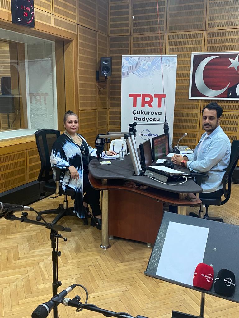 #TRTÇukurovaRadyosu'na Aile Eğitim Programı eğitimcimiz Emel BOZKURT konuk oldu ve 'Evlilik Öncesi Eğitim ve Aile Danışmanlığı Hizmet Modeli'mizi anlattı.   #AileDanışmanlığı ücretsizdir ve Sosyal Hizmet Merkezlerimize başvurmanız yeterlidir.