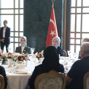Sayın Emine Erdoğan Hanımefendi ve Bakanımız Sayın Mahinur Özdemir Göktaş Gönül Elçileri Programına Katıldı - fotoğraf 4