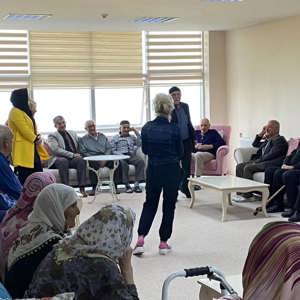 İl Müdürümüz Mustafa MODAOĞLU,1 Ekim Yaşlılar Günü sebebiyle Huzurevinde kalan yaşlılarımızı ziyaret etti - fotoğraf 2