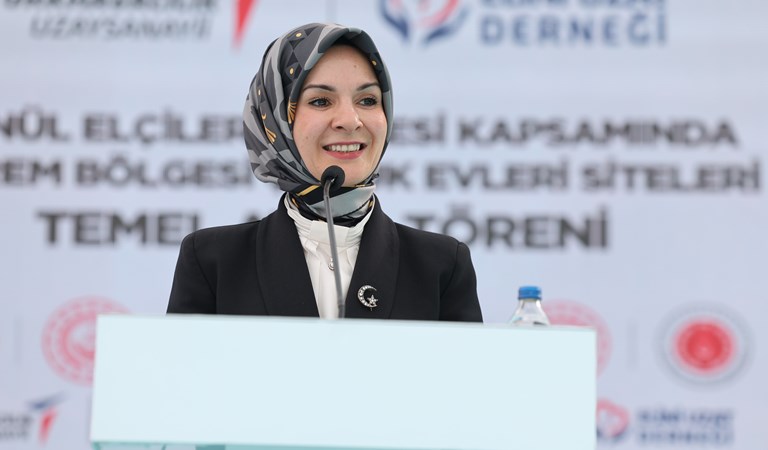 Bakanımız Mahinur Özdemir Göktaş, Hatay Serdar Demir Çocuk Evleri Sitesi'nin Temel Atma Törenine Katıldı