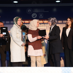 Bakanımız Mahinur Özdemir Göktaş, Hatay Serdar Demir Çocuk Evleri Sitesi'nin Temel Atma Törenine Katıldı - fotoğraf 6