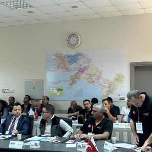 KIRMIZI YELEKLİLER HER ZAMAN GÖREVE HAZIR  - fotoğraf 1
