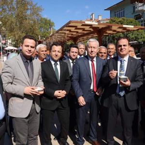 19 Ekim Muhtarlar günü kapsamında Muğla İli Muhtarlar Federasyonu tarafından keşkek ikramı yapıldı. - fotoğraf 1