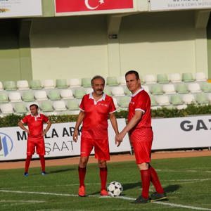 Cumhuriyetimizin 100. Yılı kapsamında  Muğlaspor karması ve İl Protokolü arasında 100. Yıl Gösteri Maçı düzenlendi. - fotoğraf 4
