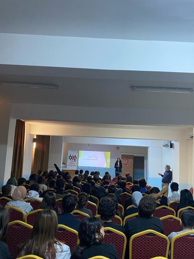 #YenişehirSHM, 15 Temmuz Anadolu Lisesi  öğrencilerine ''Aile İçi İletişim, Akran Zorbalığı, Dijital Bağımlılık, Evlilik Öncesi Eğitim, Erken Yaşta ve Zorla Evlilik, 6284 Sayılı Kanun ve #KADES'' konularında  eğitim düzenledi.